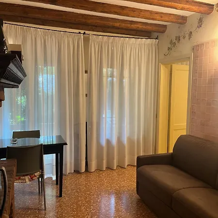 Peggy Suite-2
